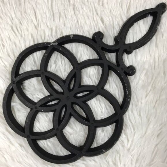 Vintage Set of 3 Intricate Black Metal Trivets - Picture 2 of 11